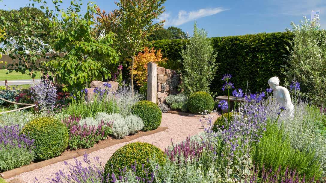 Cholmondeley Castle Gardens: Spinning the Silver Thread