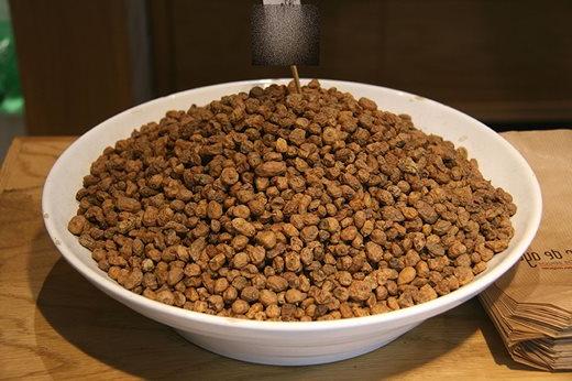 A bowl of tiger nuts. Image: Tamorlan via Wikimedia